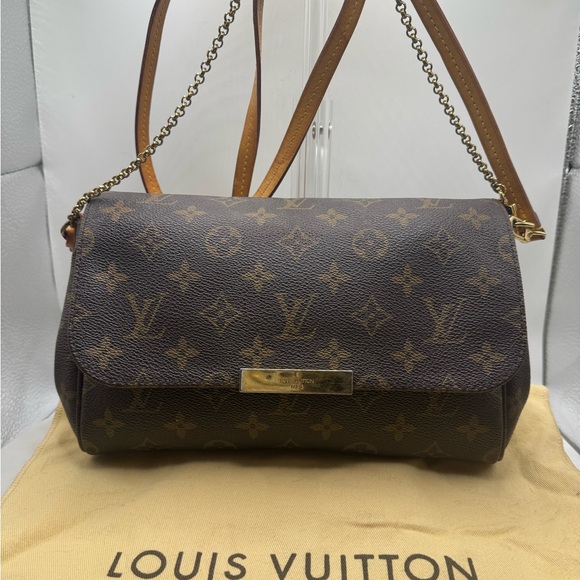 Louis Vuitton Handbags - Louis Vuitton Monogram Favorite MM Bag Authentic